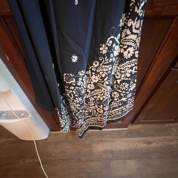 Women’s size 14 Donna Karan halter maxi dress navy/white - Picture 6 of 8